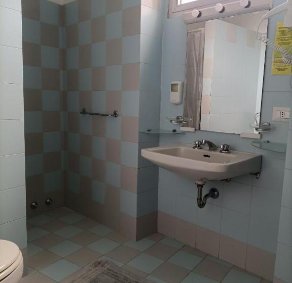 Номер Стандарт Трехместный, Albergo Roma