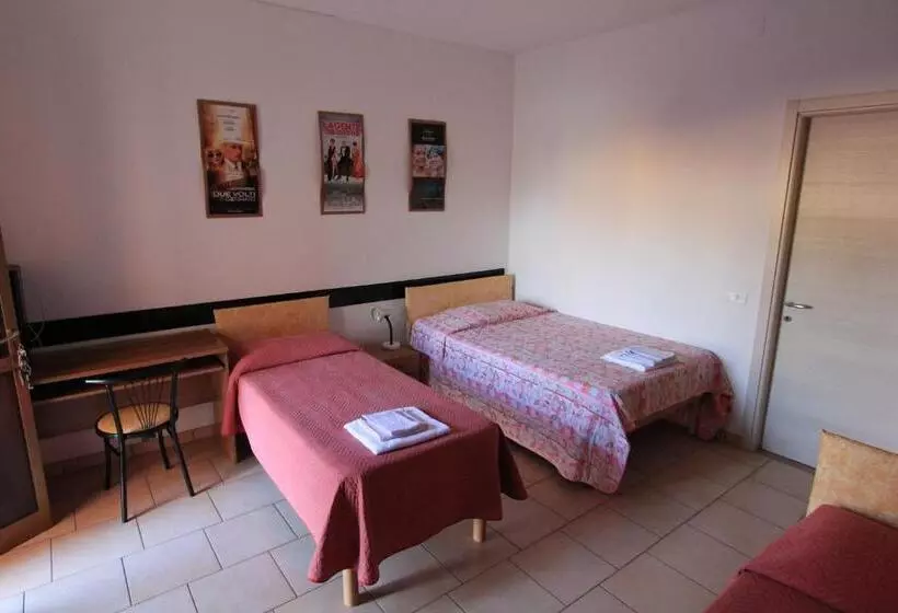 スタンダードトリプルルーム, Albergo Roma