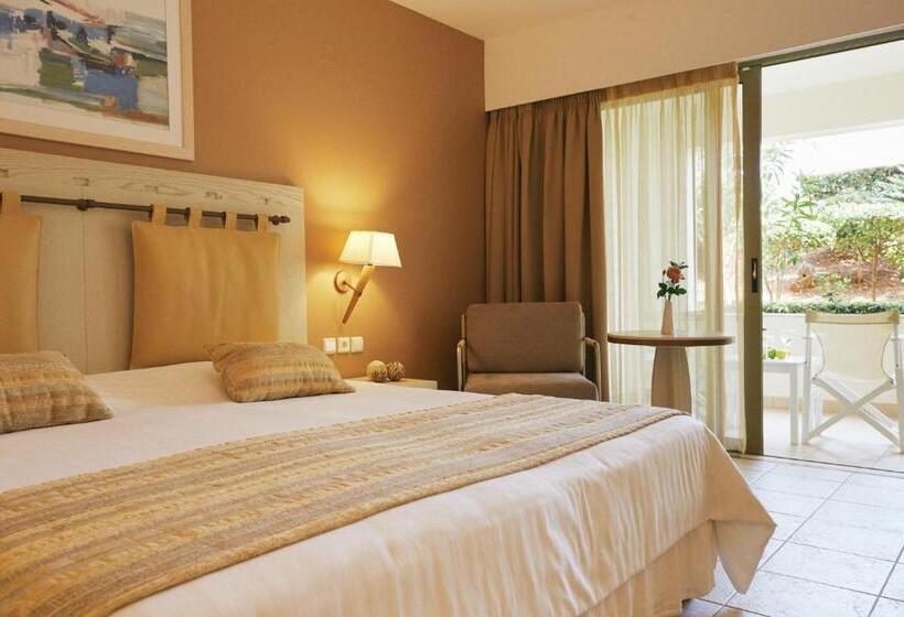 חדר אקונומי, Giannoulis   Santa Marina Plaza