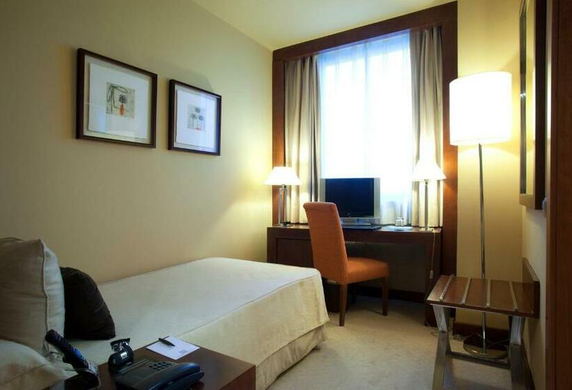 اتاق استاندارد یک نفره, Nuevo Madrid