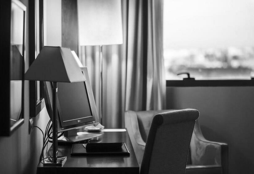 اتاق استاندارد یک نفره, Nuevo Madrid