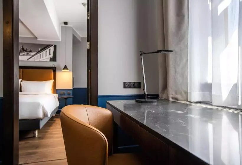 Sviitti 2 Makuuhuonetta, Radisson Blu Hotel Prague