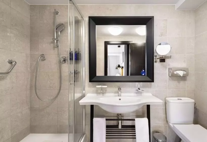 Sviitti 2 Makuuhuonetta, Radisson Blu Hotel Prague