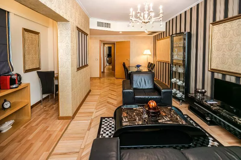 デラックススイート, Tirana International Hotel & Conference Center