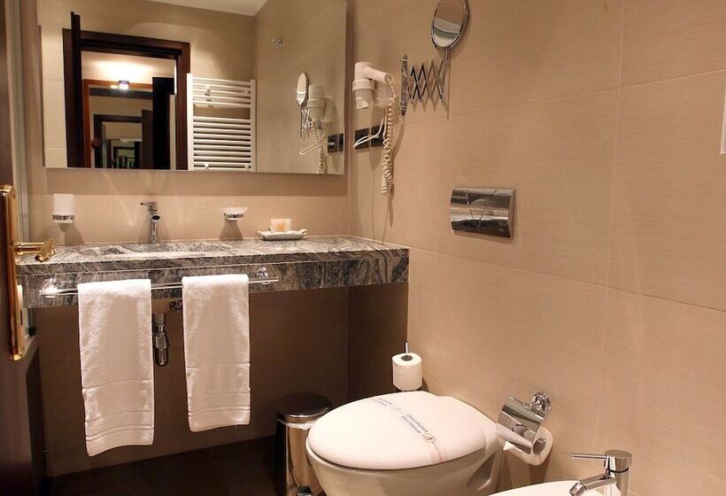 סוויטה דלוקס, Tirana International Hotel & Conference Center