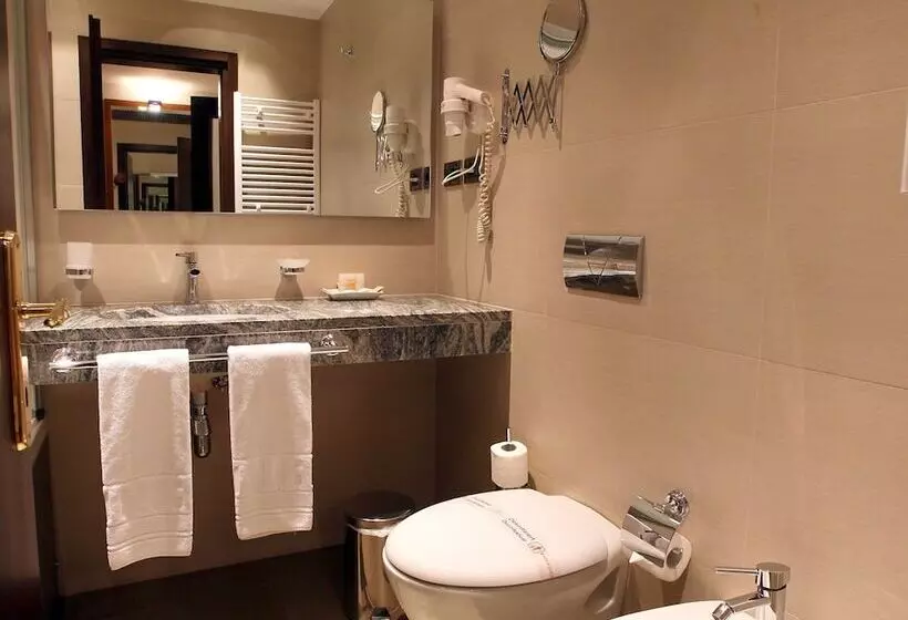 デラックススイート, Tirana International Hotel & Conference Center