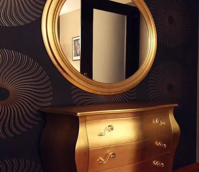 デラックススイート, Tirana International Hotel & Conference Center
