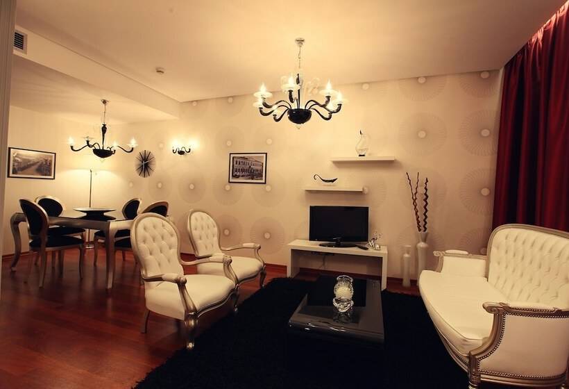 סוויטה דלוקס, Tirana International Hotel & Conference Center