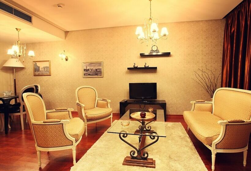 סוויטה דלוקס, Tirana International Hotel & Conference Center