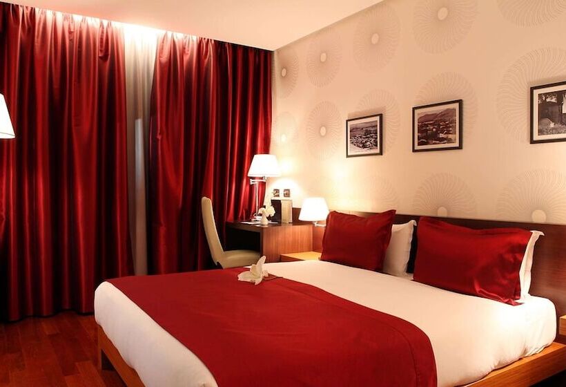 סוויטה דלוקס, Tirana International Hotel & Conference Center