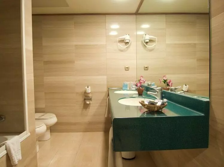 سوییت, Zentral Center  Adults Only