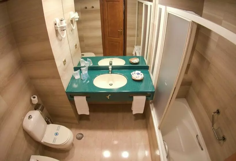 اتاق استاندارد سه نفره, Zentral Center  Adults Only
