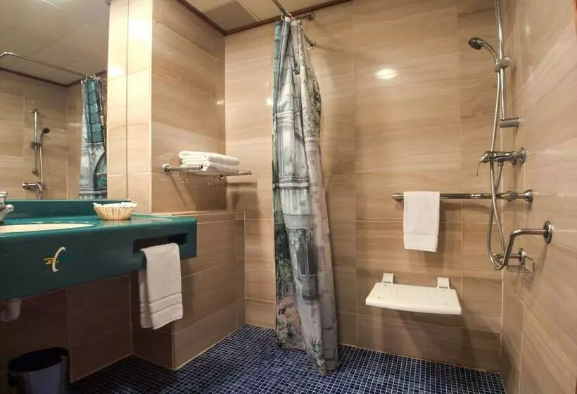 اتاق استاندارد سه نفره, Zentral Center  Adults Only