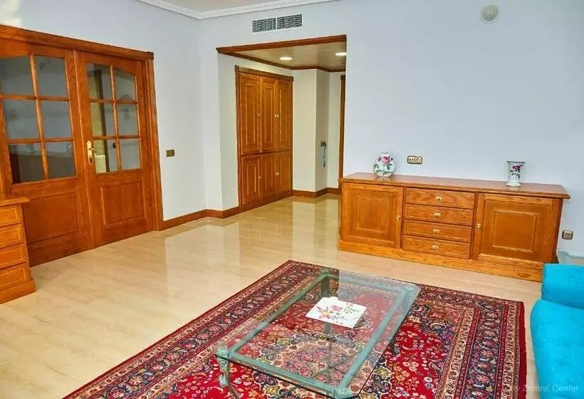 سوییت لوکس, Zentral Center  Adults Only