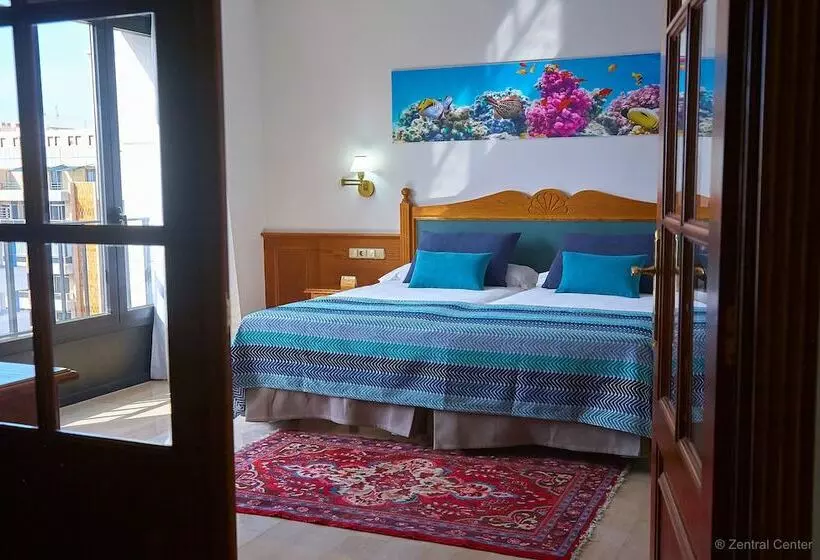سوییت لوکس, Zentral Center  Adults Only