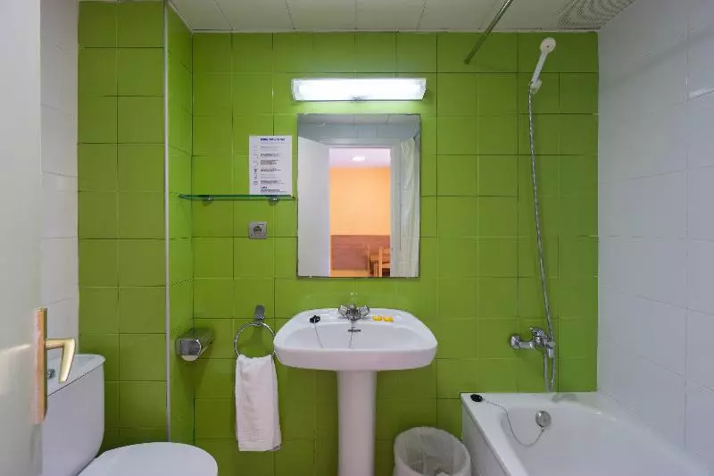 اتاق خانوادگی, Medplaya Aparthotel Sant Eloi