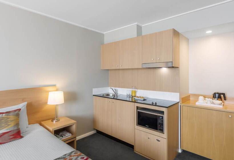 סטודיו דלוקס, Nesuto Parramatta