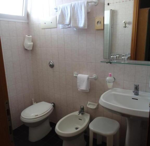 חדר סטנדרט, Continental