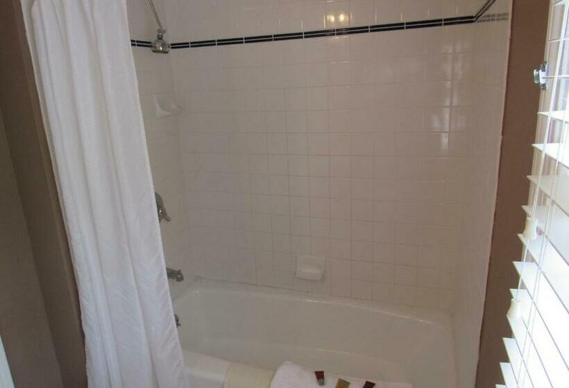 Номер Стандарт Вид на Сад, Captain Cook Inn