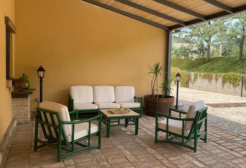 家庭间, La Peschiera B&b