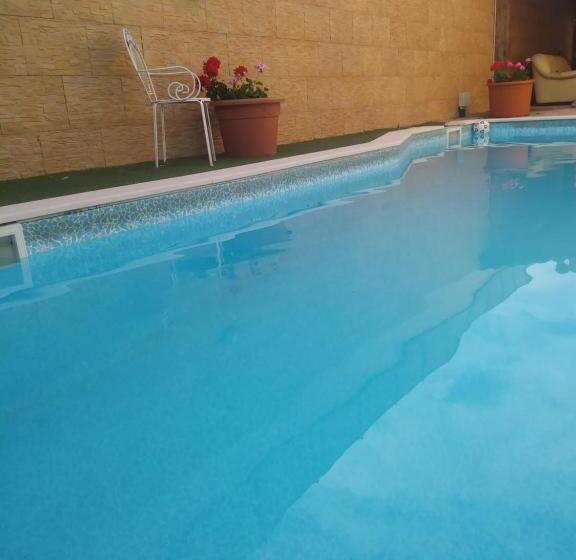 חדר דלוקס נוף בריכה, Oasi Sardama