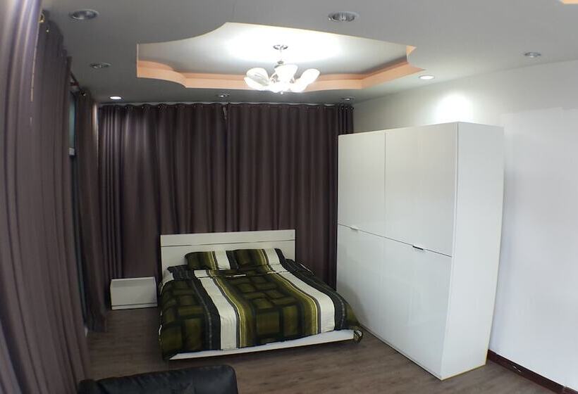 חדר קומפורט יחיד, Maximum Luxury Apartment