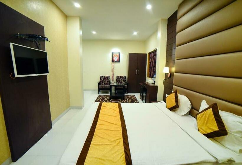 غرفة قياسية سرير كينج, Palette Resorts  Carnival Resort