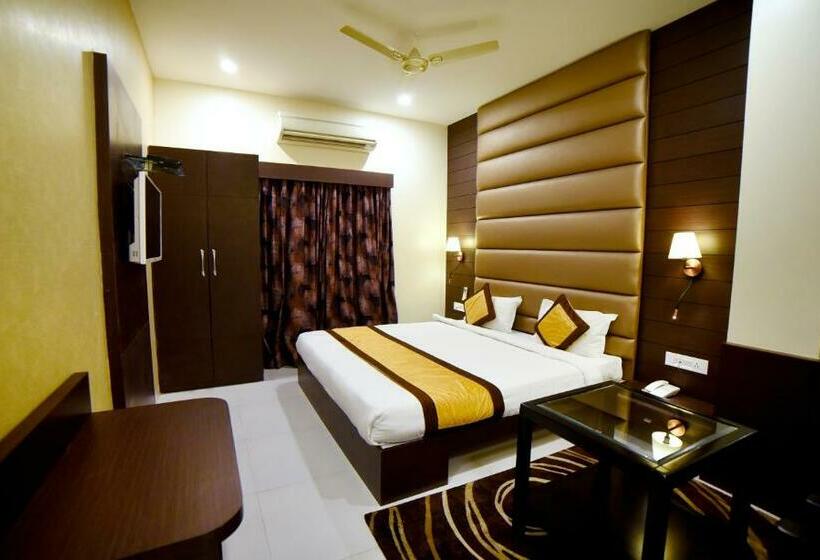 غرفة قياسية سرير كينج, Palette Resorts  Carnival Resort