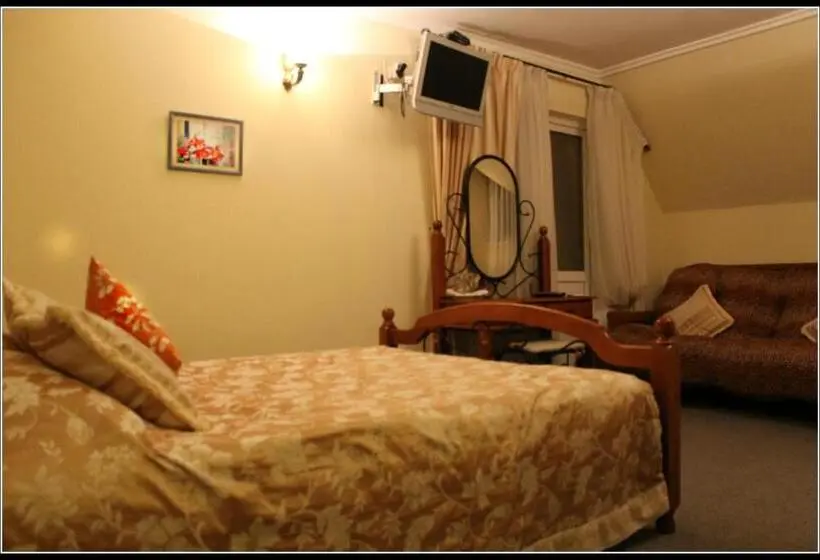 Cameră Standard, Edem