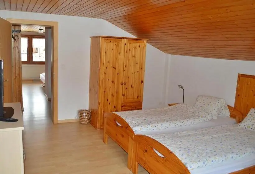 Camera Tripla Classica con Balcone, Grimsel