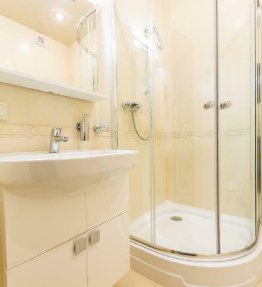 سوییت جونیور, Premier