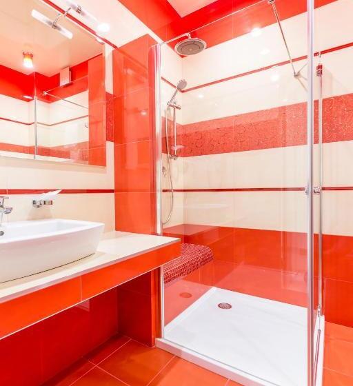 سوئیت سینیور, Premier