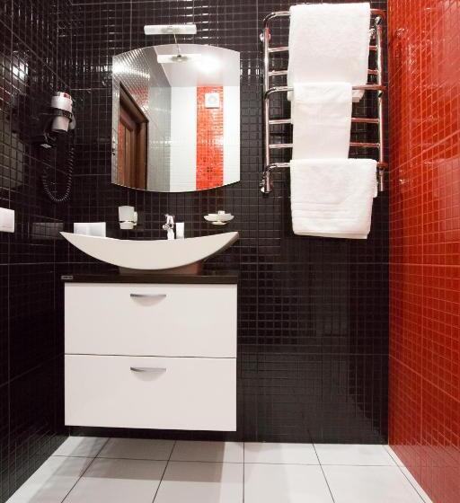 سوئیت سینیور, Premier