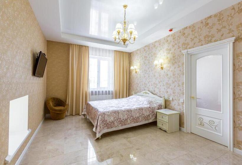 سوئیت سینیور, Premier