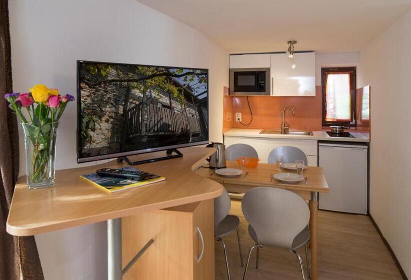 1 Bedroom Apartment, Ristorante Agarone Romitaggio