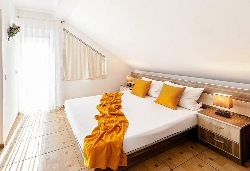 غرفة قياسية, Vila Mosel