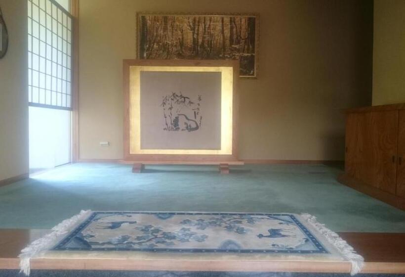 Семейный Номер, Pittinn