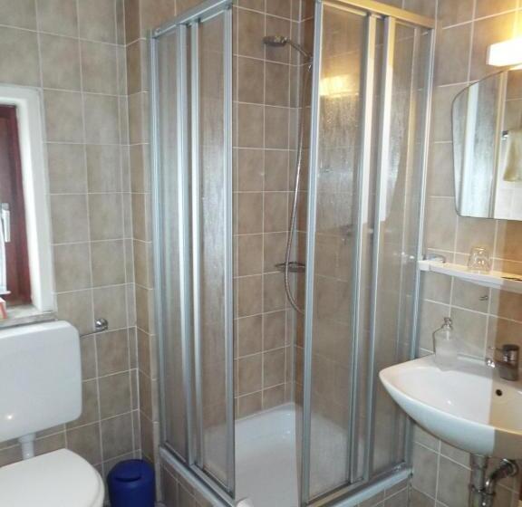 غرفة قياسية, Garni Zum Reinhardswald