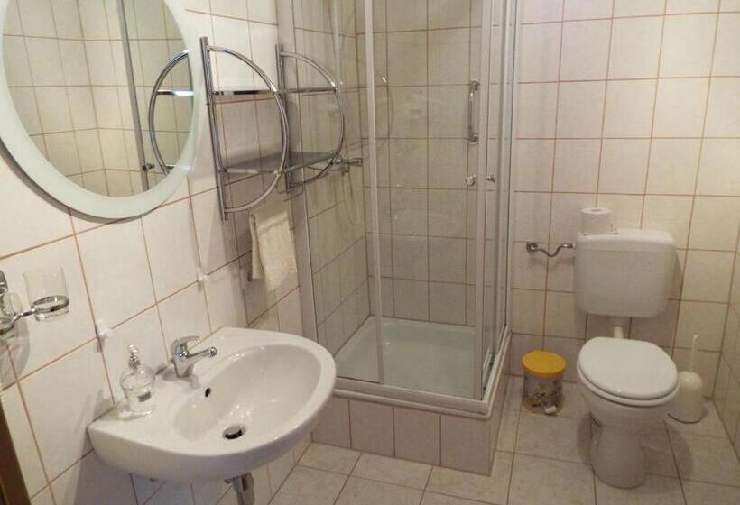 Номер Стандарт с Балконом, Garni Zum Reinhardswald