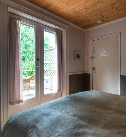 Номер Премиум, Heriot Bay Inn