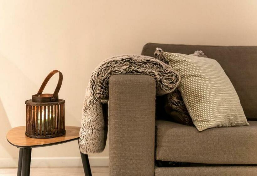 スタンダードルーム, Hôtel De La Tour