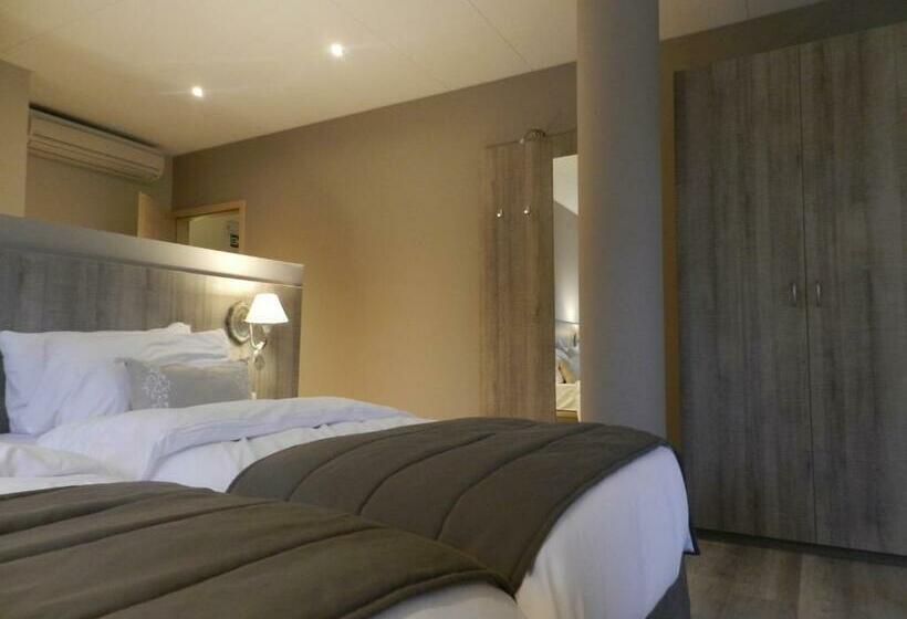 Номер Стандарт, Hôtel De La Tour