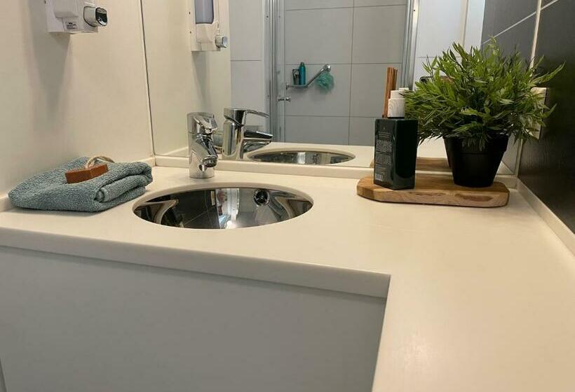 Номер Стандарт, Huisjes Oosterleek