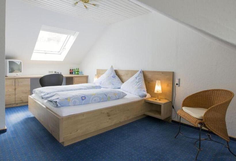 标准三人间, Pension Waldblick Garni