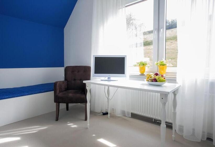 标准三人间, Pension Waldblick Garni