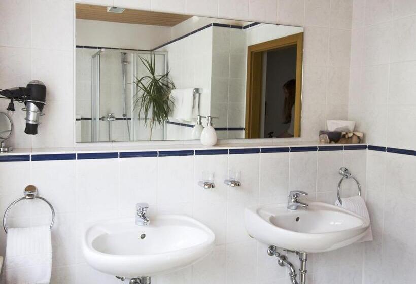 四人标准间, Pension Waldblick Garni