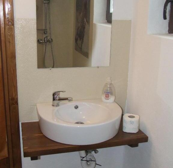 חדר סטנדרט לשלושה עם מרפסת, Complex Transalpina Lac