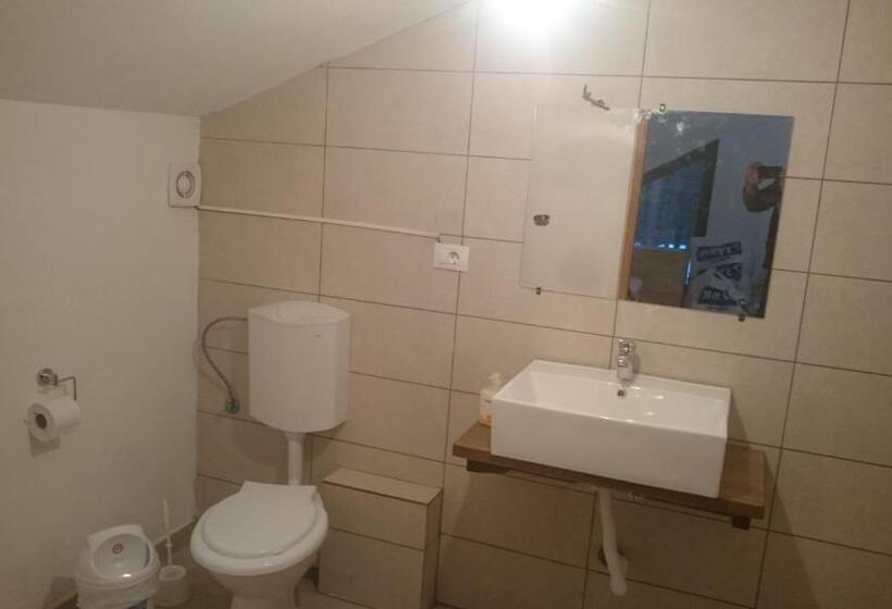 וילת סופריור, חדר שינה 1, Complex Transalpina Lac