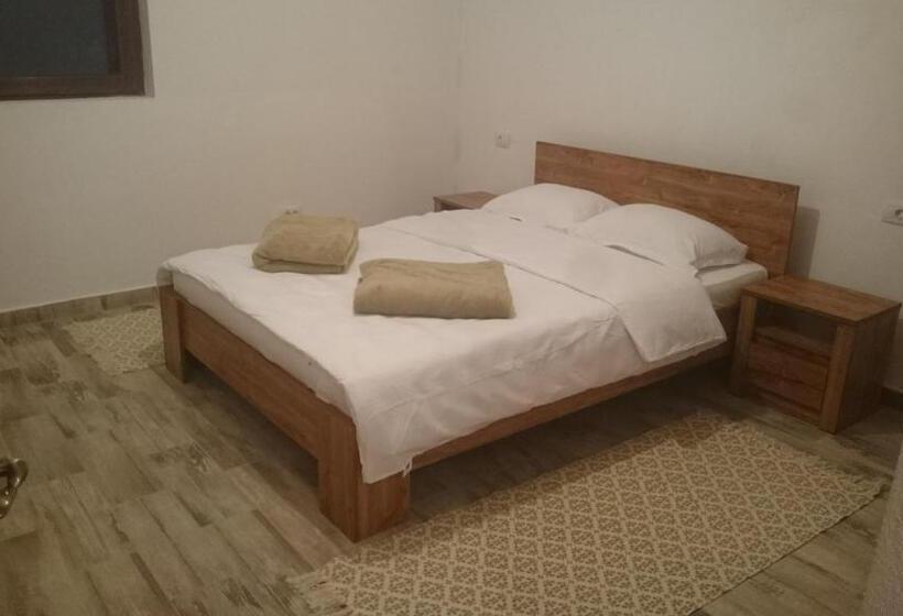 וילת סופריור, חדר שינה 1, Complex Transalpina Lac