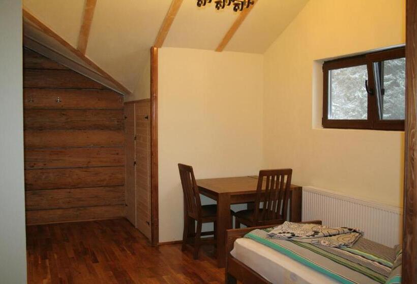 חדר משפחתי, Complex Transalpina Lac